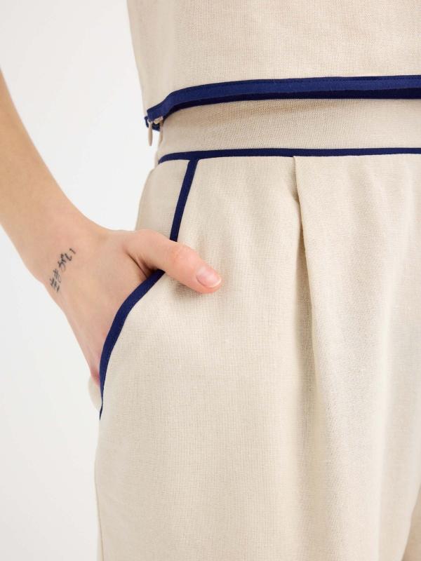 In Side Pantalón Corto Fluido Lino Contraste