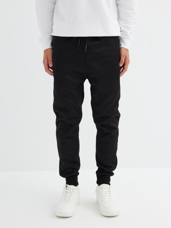In Side Pantalón Jogger Acetato