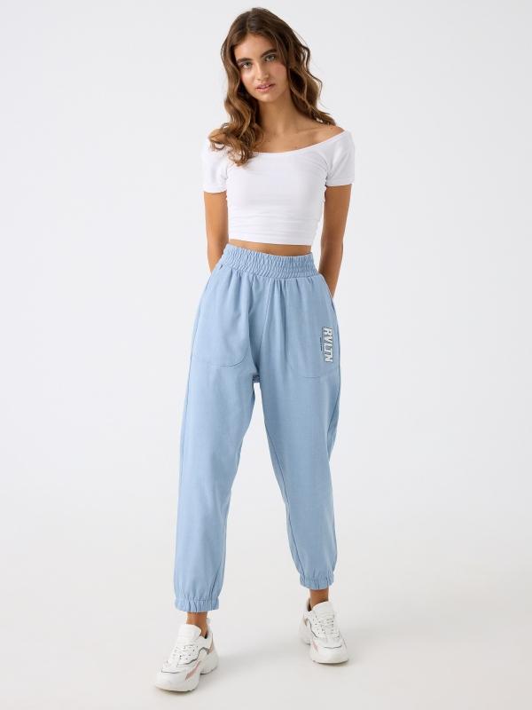 In side Pantalón jogger azul estampado