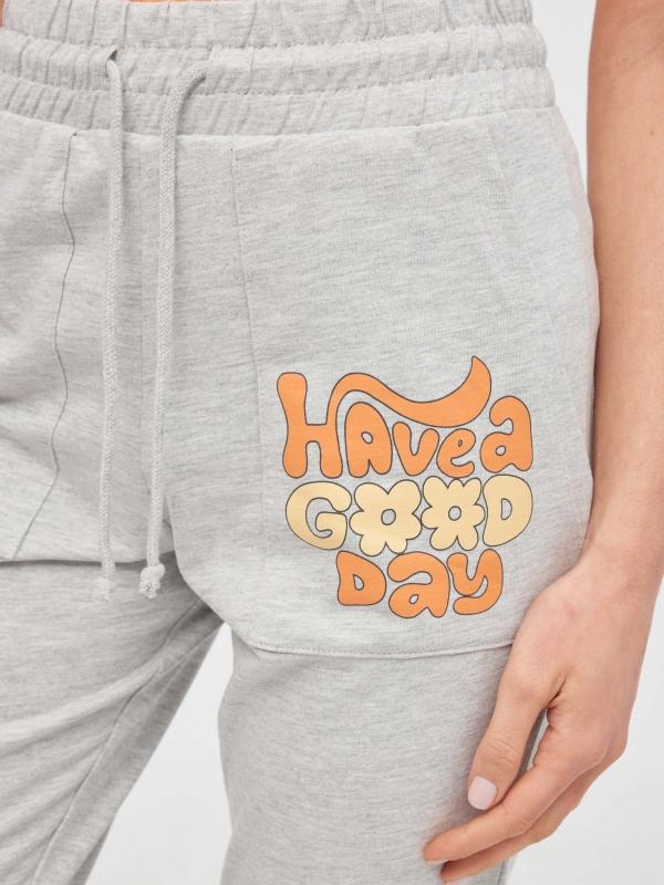 In Side Pantalón Jogger Capri Estampado