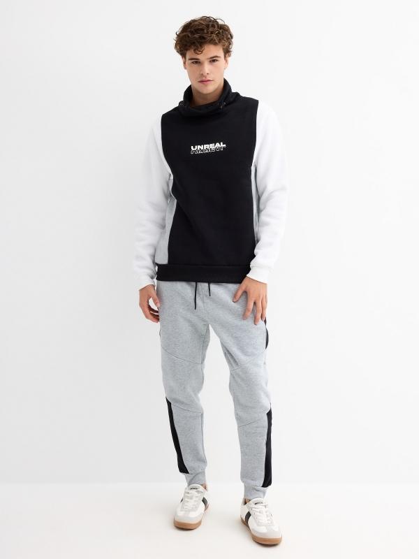 In side Pantalón jogger color block