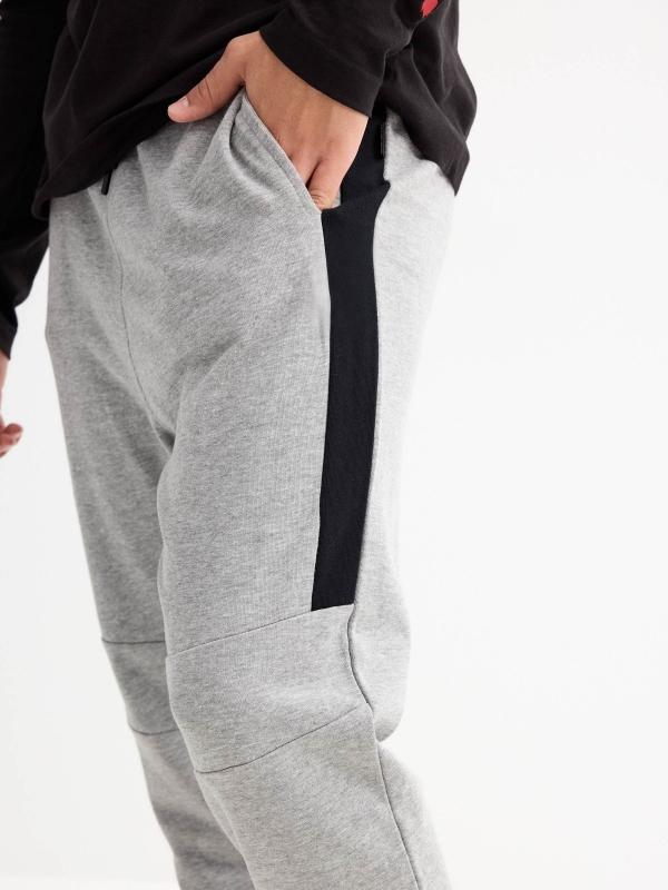 In Side Pantalón Jogger Gris Melange