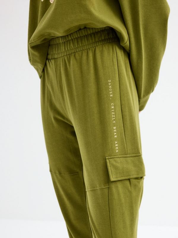 In Side Pantalón Jogger Multibolsillos