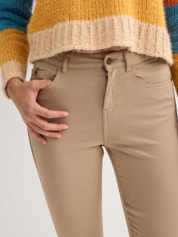 In Side Pantalón Skinny Color Liso