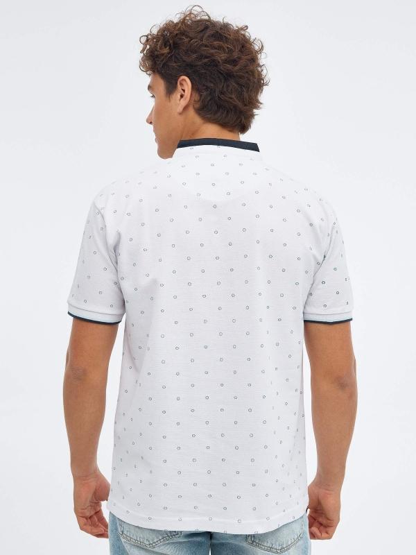 In Side Polo Cuello Mao Motivos