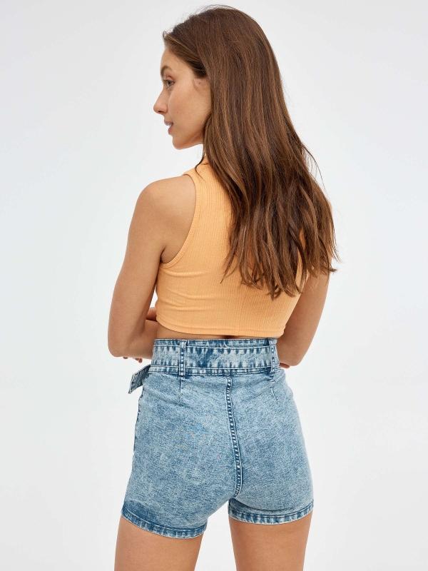 In Side Shorts Denim Con Cinturón