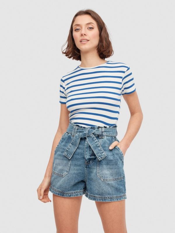 In side Shorts denim con lazo