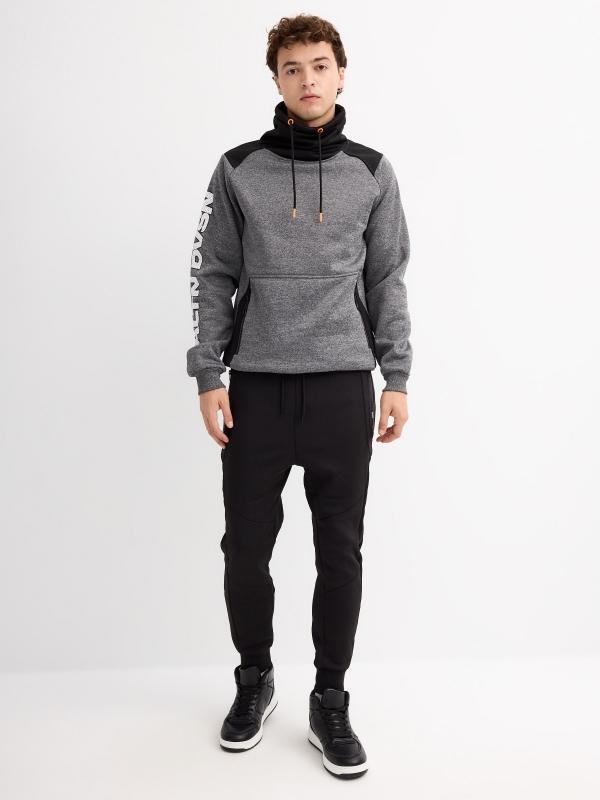 In Side Sudadera Cuello Alto Texto