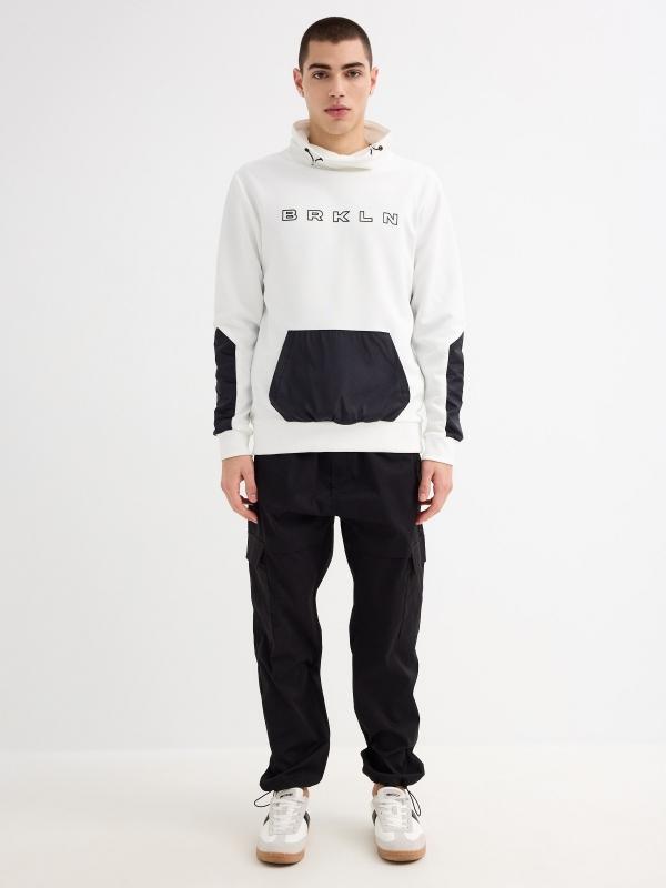 In Side Sudadera Cuello Chimenea Gráfico