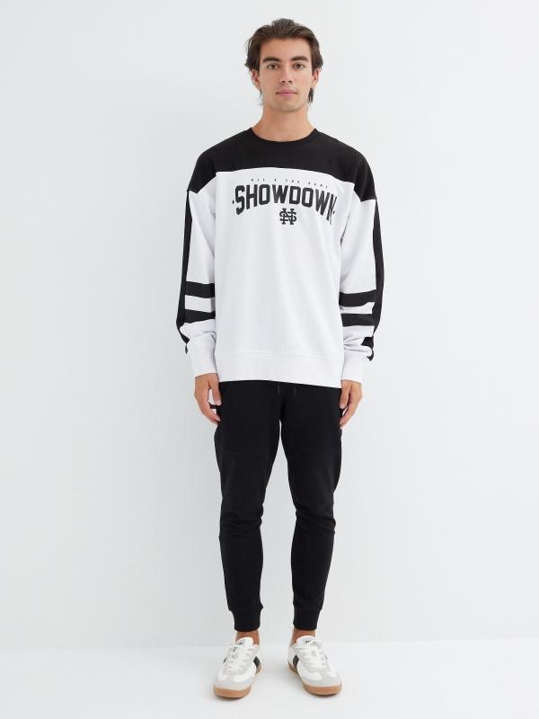 In Side Sudadera Showdown
