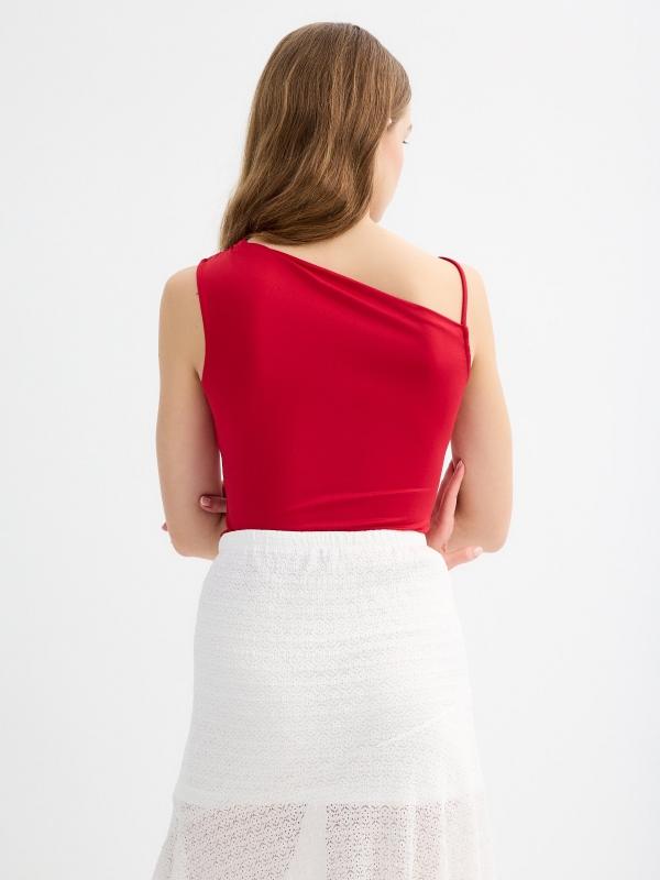 In Side Top Asimétrico Fruncido