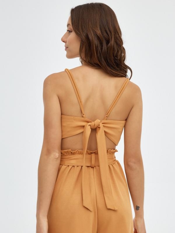 In Side Top Con Nudo En La Espalda