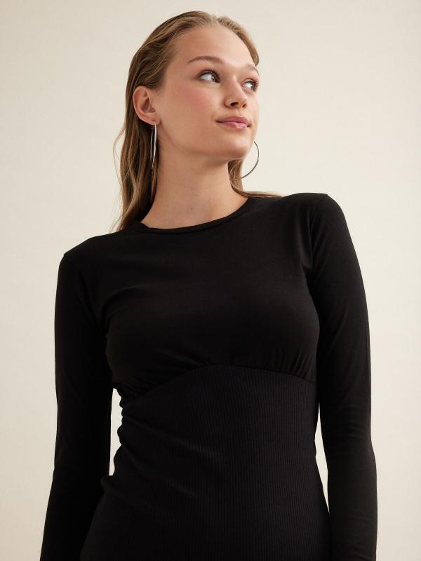 In Side Vestido Negro Combinado