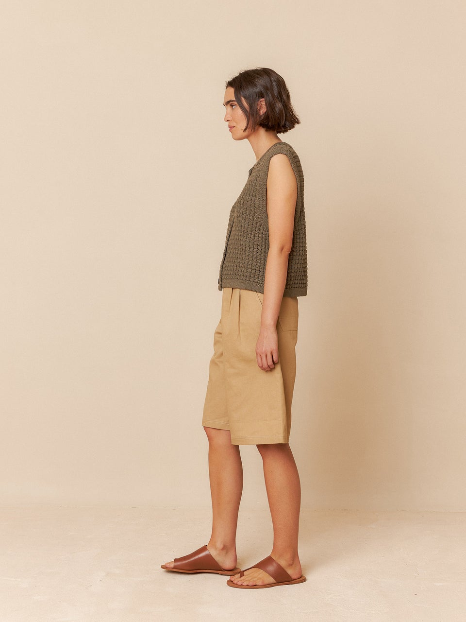 Indi & Cold BERMUDA GABARDINA DETALLES CONTRASTE