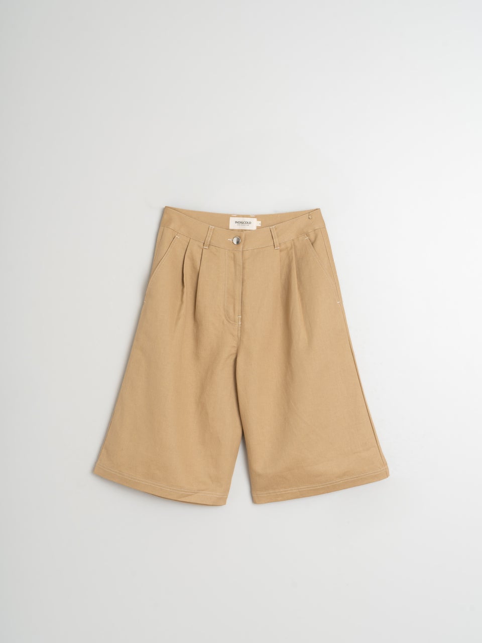 Indi & Cold BERMUDA GABARDINA DETALLES CONTRASTE