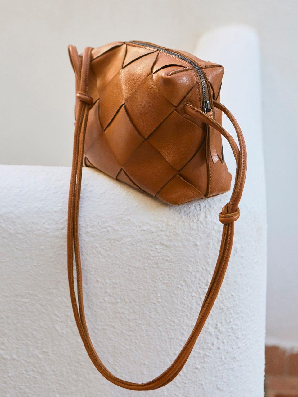 Indi & cold BOLSO BANDOLERA PIEL BOX