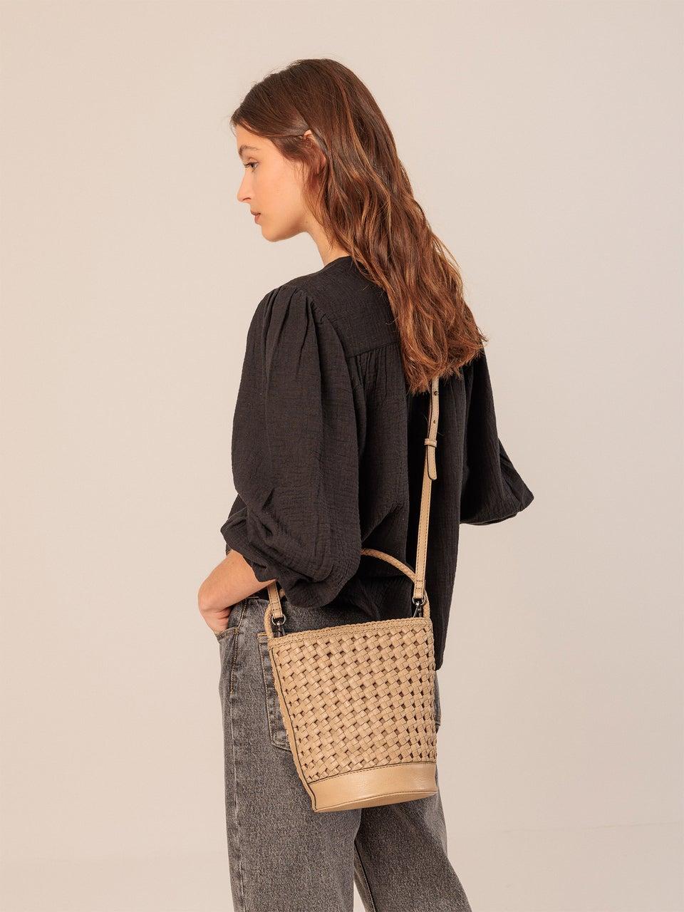 Indi & cold BOLSO BUCKET NUDO