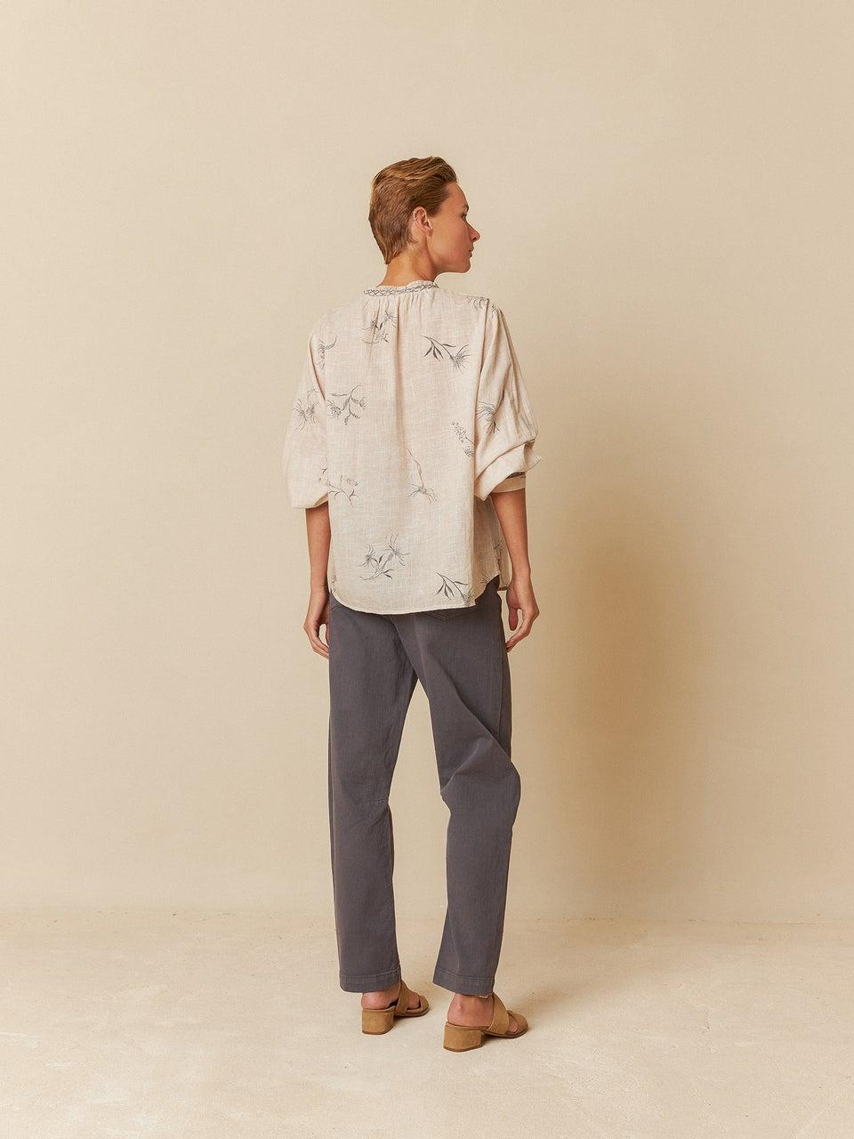 Indi & Cold CAMISA DE FLORES PLUMILLA