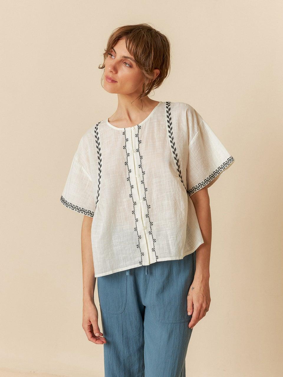Indi & cold CAMISA TRAPECIO BORDADA