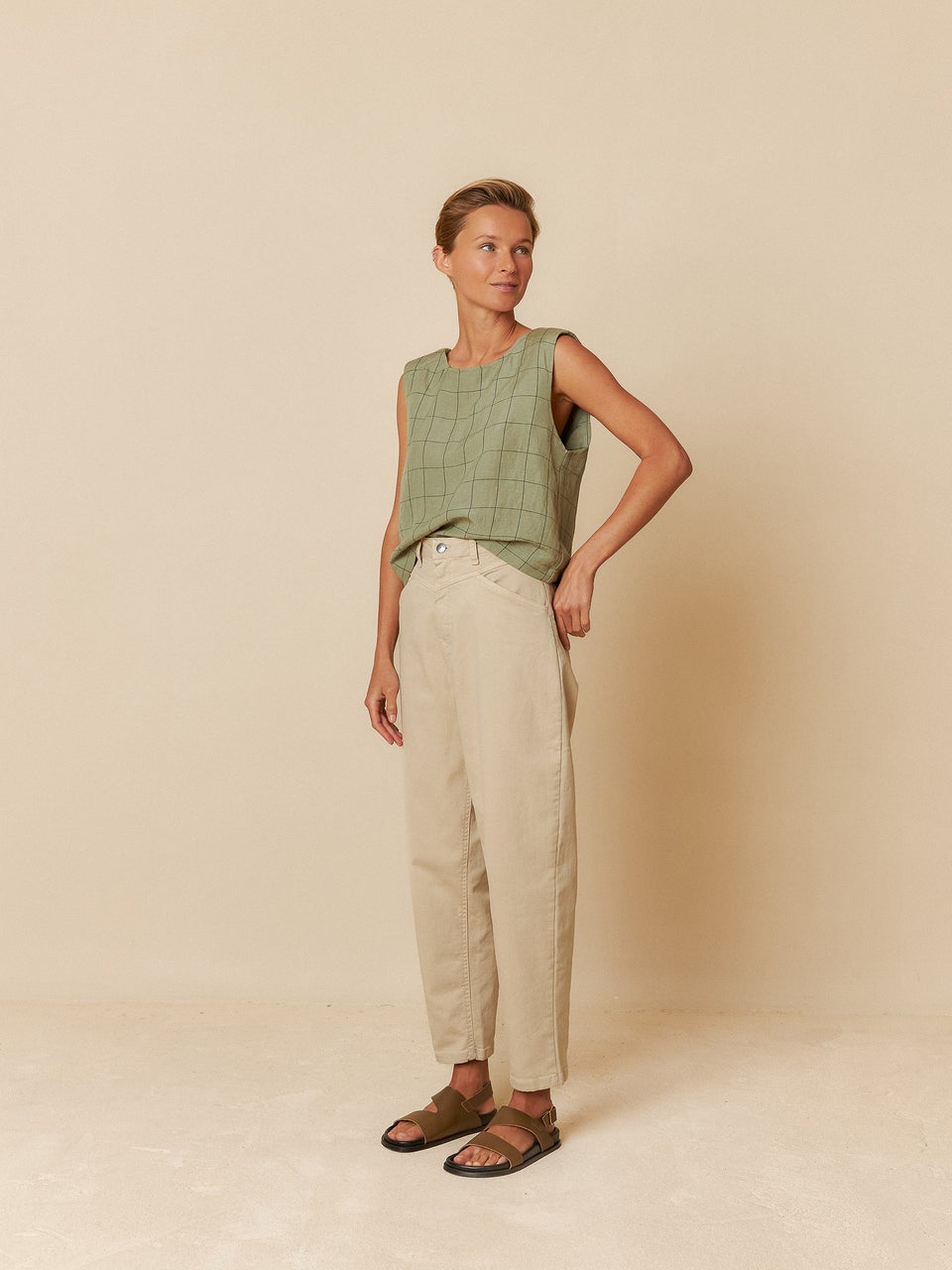 Indi & Cold CROP TOP CUADRO VENTANA