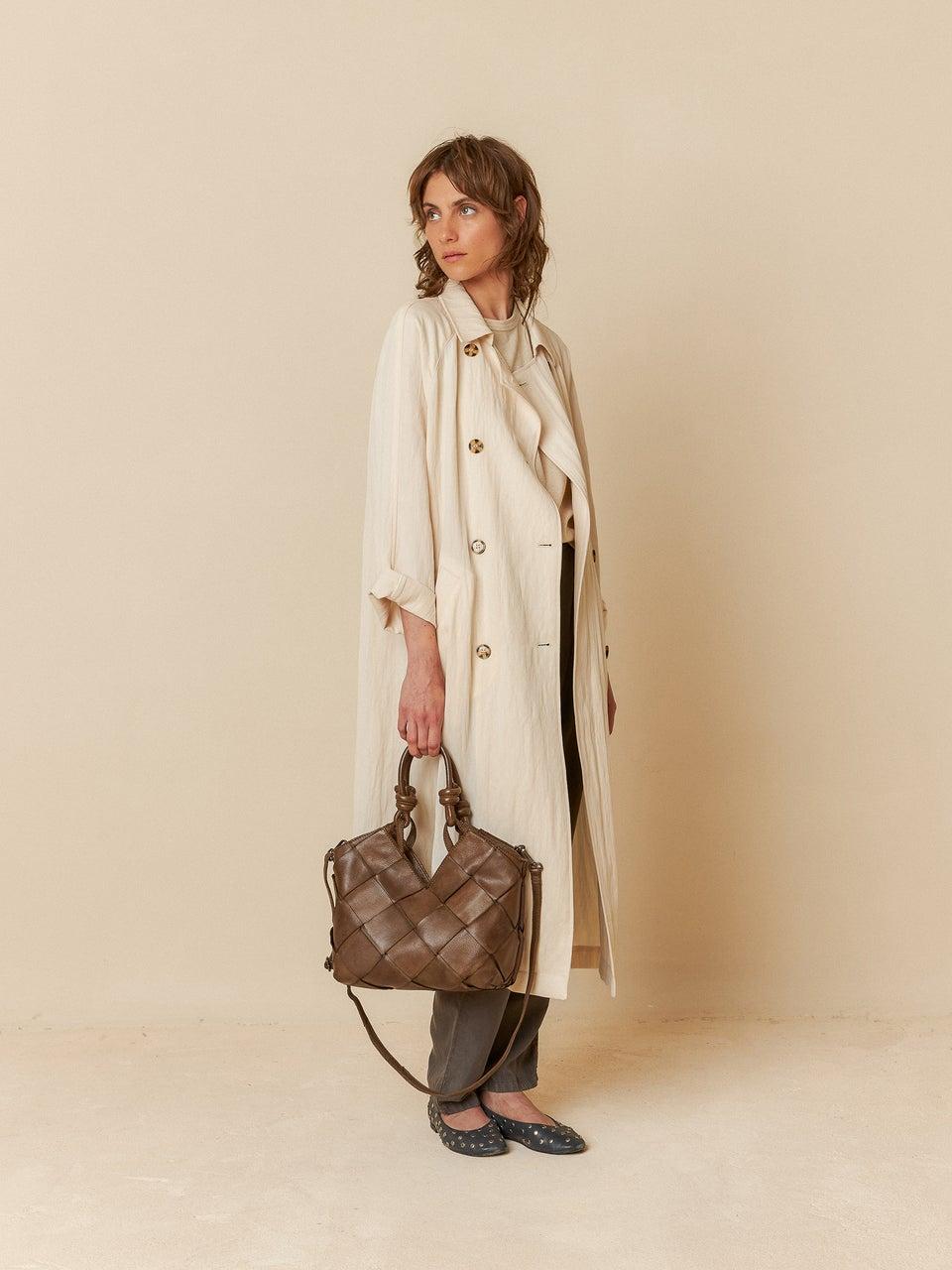 Indi & Cold TRENCH FLUÍDO SATINADO