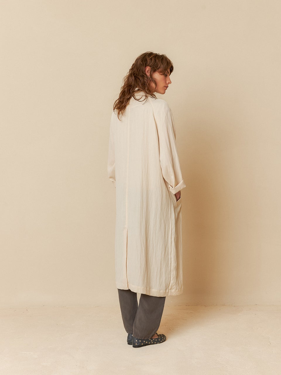 Indi & Cold TRENCH FLUÍDO SATINADO