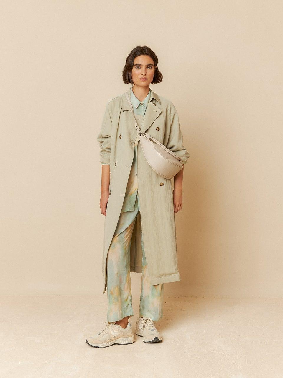 Indi & Cold TRENCH FLUÍDO SATINADO