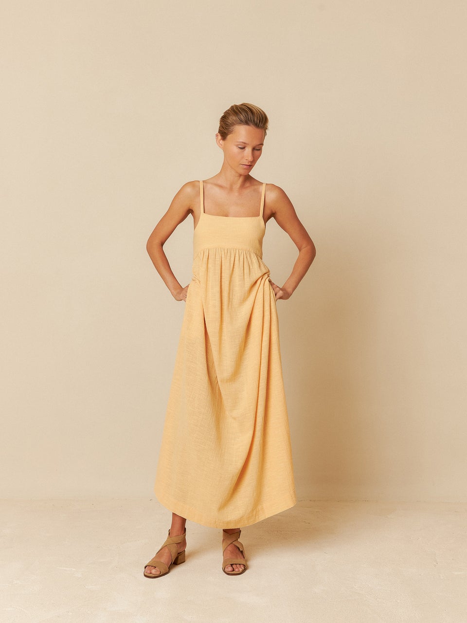 Indi & Cold VESTIDO MAXI TIRANTES