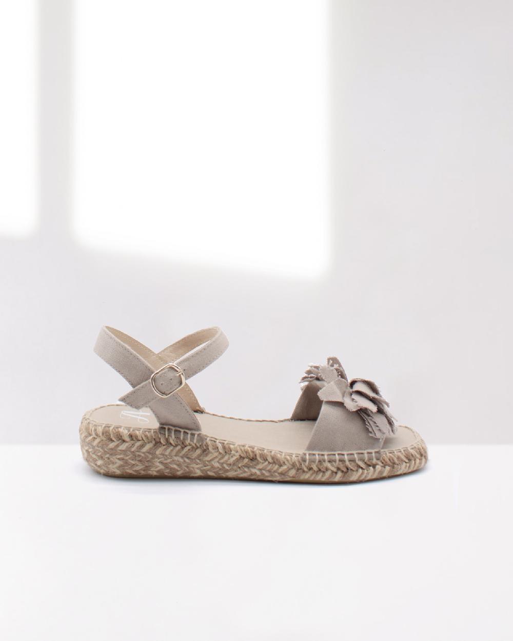 juncal aguirre Alpargatas Adhara Humo