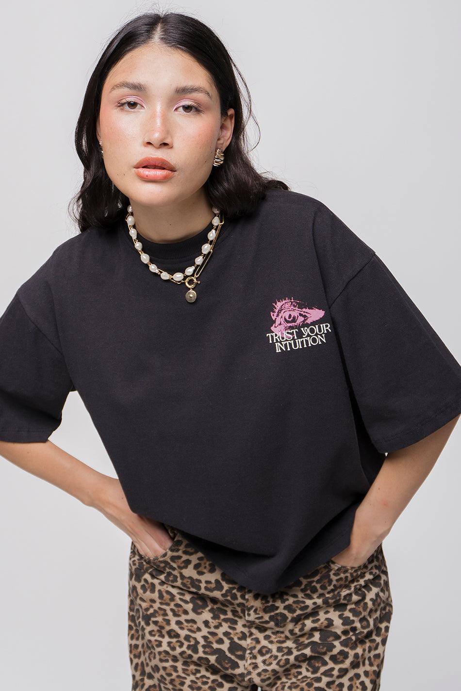 Kaotiko Camiseta Eye Trust Your Intuition Black