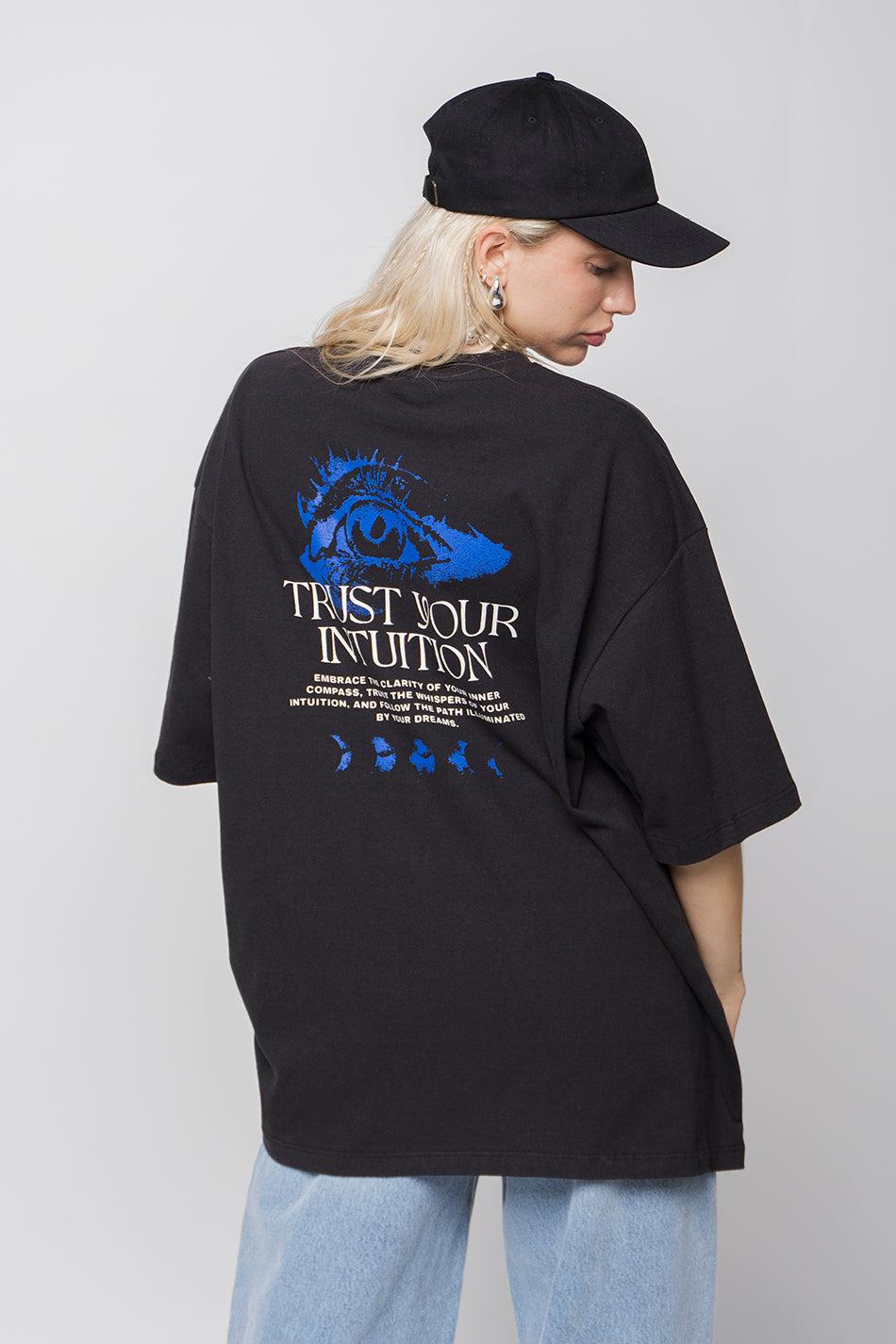 Kaotiko Camiseta Eye Trust Your Intuition Black