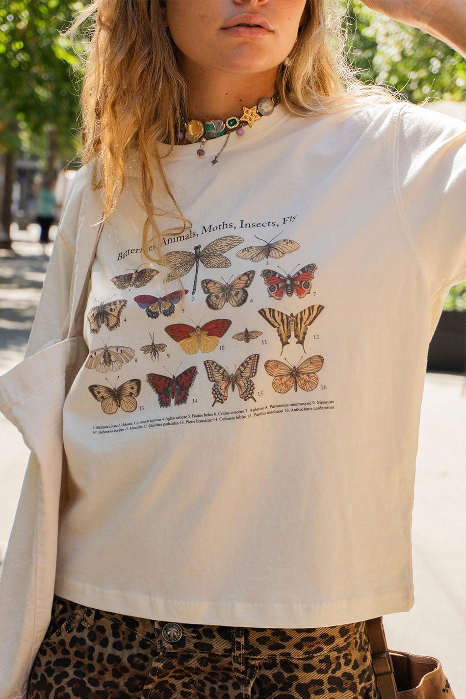 Kaotiko Camiseta Washed Butterflies Ivory
