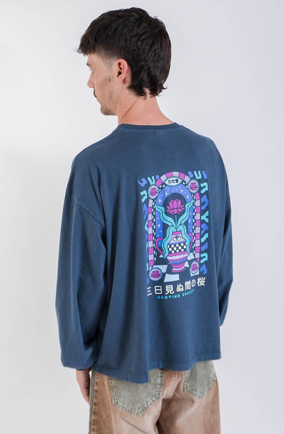Kaotiko Camiseta Washed Lotus Door Navy