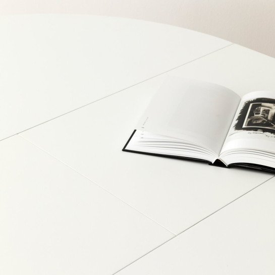 Kenay Home Conjunto Mesa De Comedor Extensible Redonda Blanca-natural 120 + 4 Sillas Tapizadas Mostaza