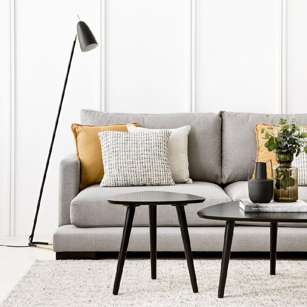 kenay home Mesa de centro triangular negra 48