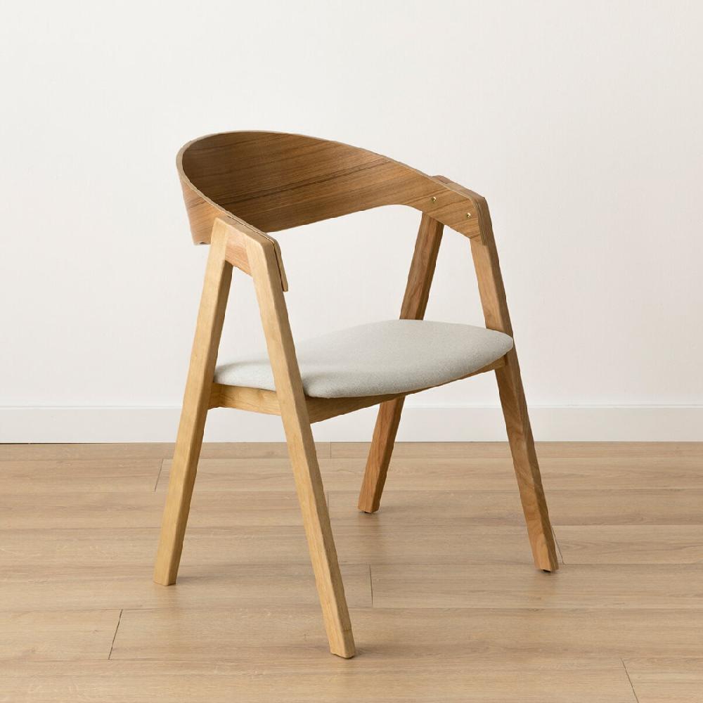 kenay home Silla tapizada beige chapa de roble natural