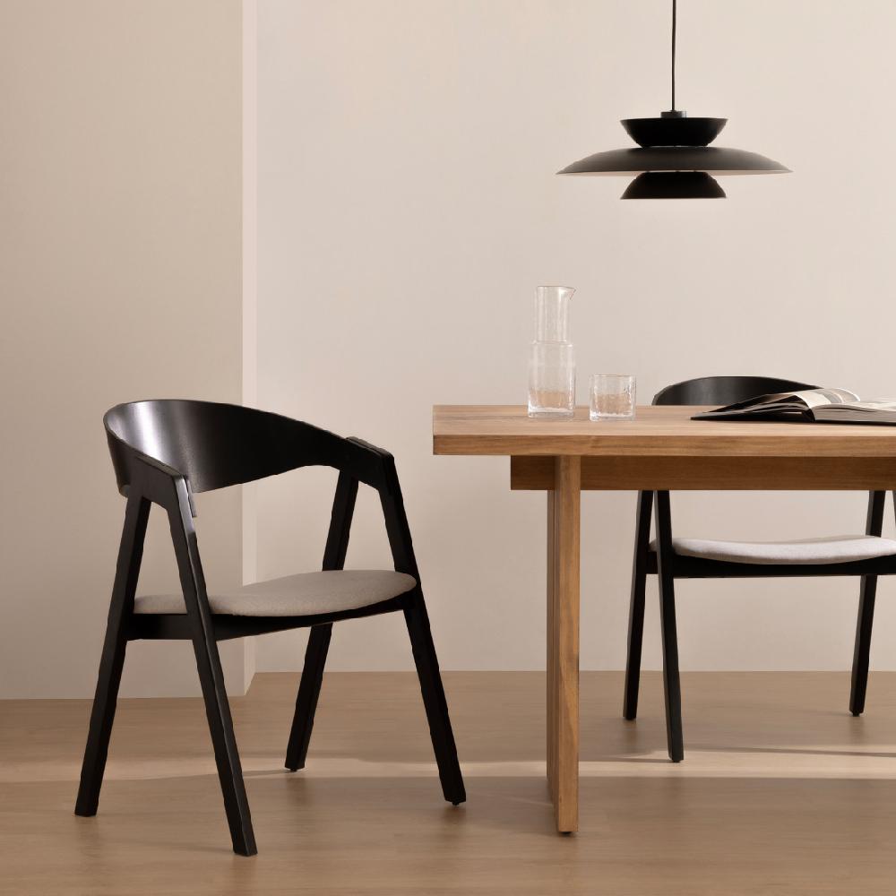 kenay home Silla tapizada beige chapa de roble negra