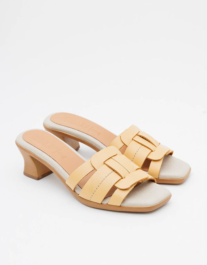 Koala Bay Sandalia Tacón Camel - Dhaka