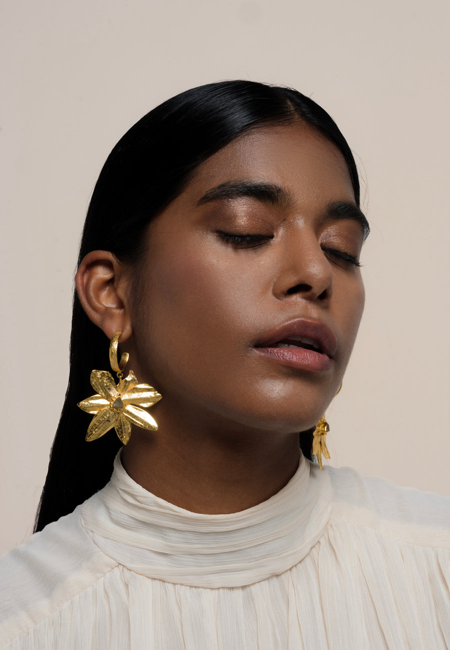 Lavani Aros Lotus Flower Dorado