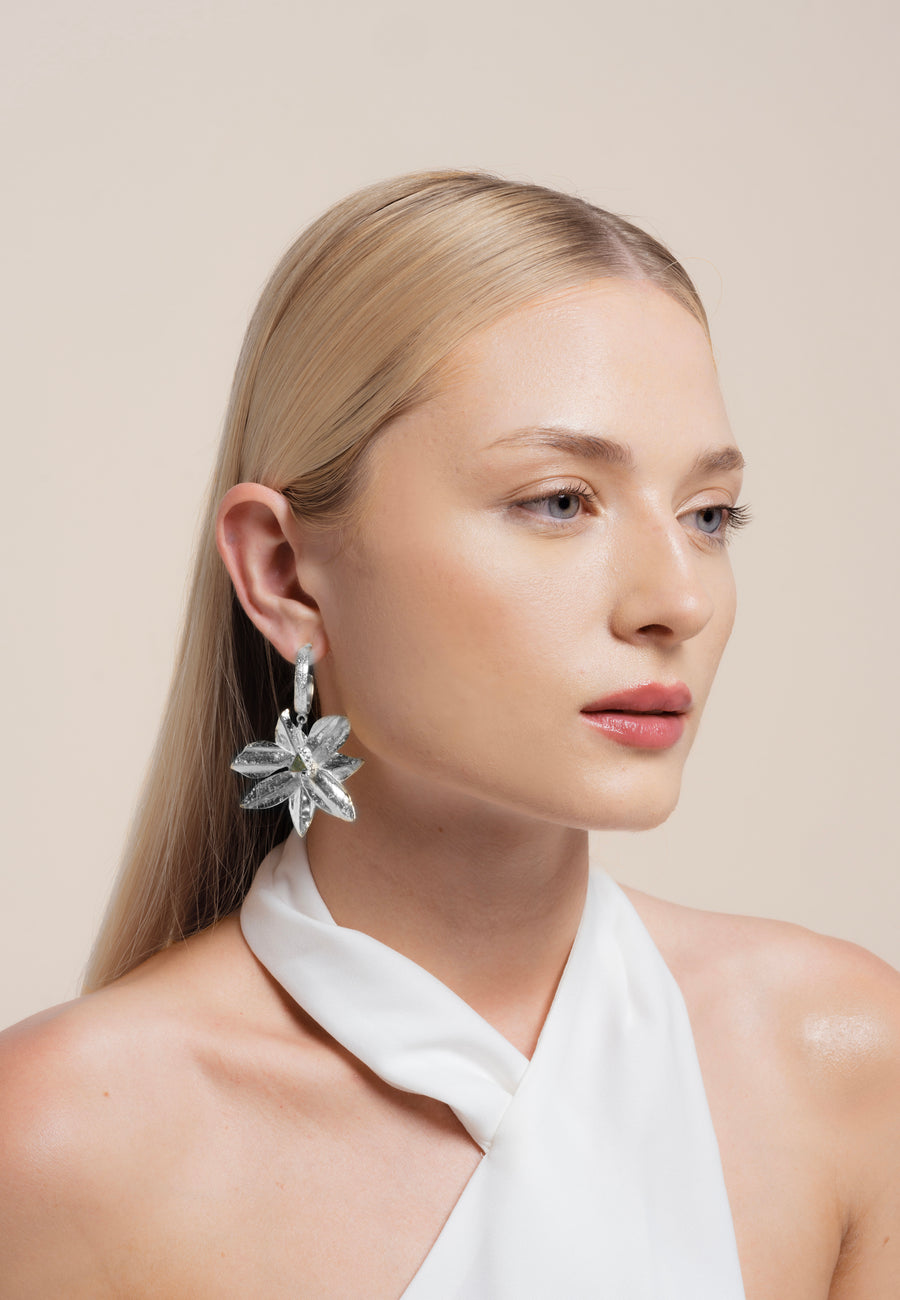 Lavani Aros Lotus Flower Plata