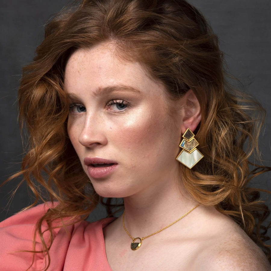 Lavani Pendientes Nefertiti Gris Blanco