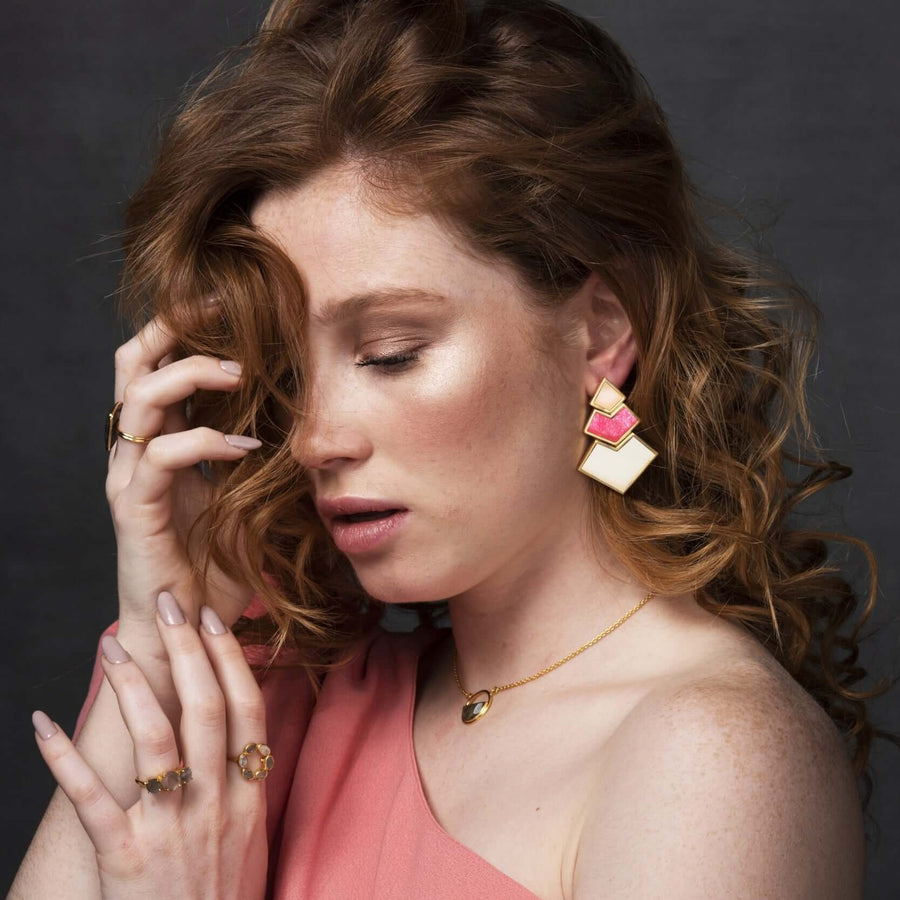 Lavani Pendientes Nefertiti Rosa Fucsia Blanco