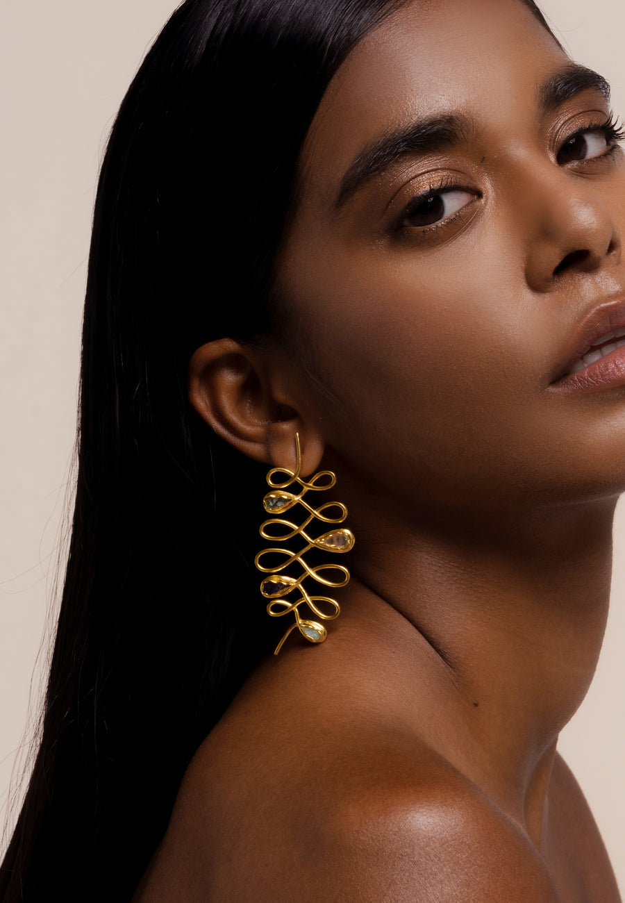 Lavani Pendientes Unalome