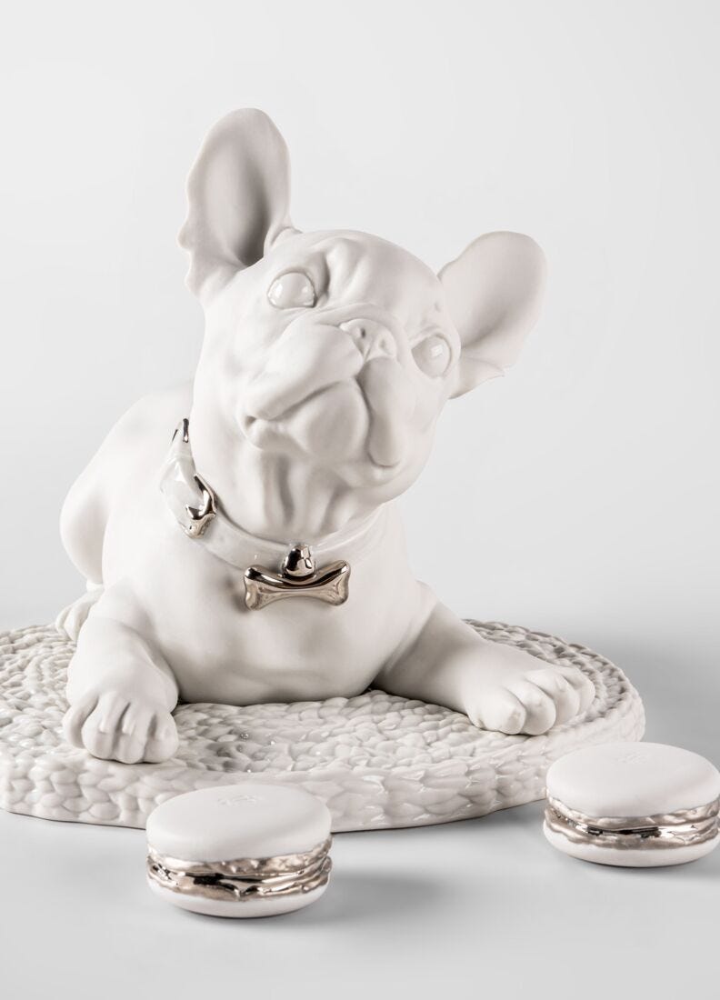 Lladro Escultura Bulldog Francés Con Macarons. Re-Deco