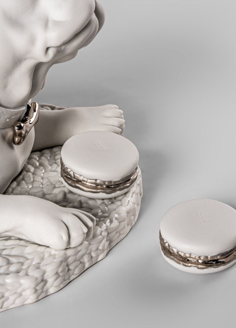 Lladro Escultura Bulldog Francés Con Macarons. Re-Deco