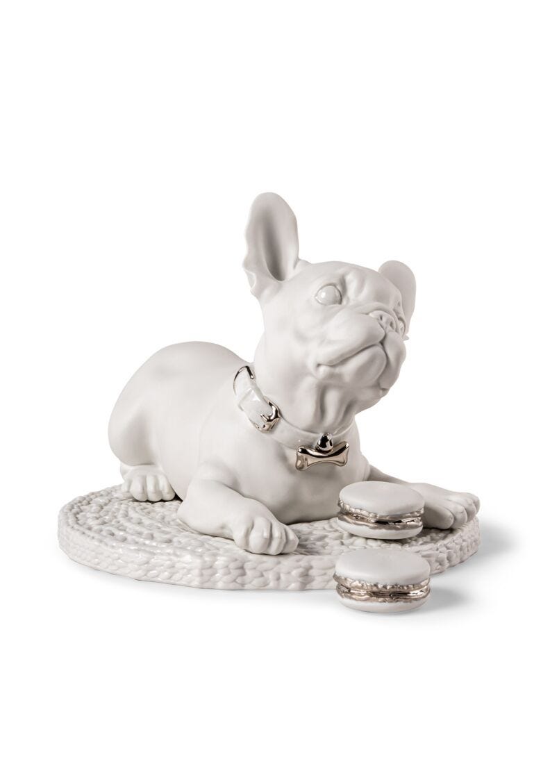 lladro Escultura Bulldog francés con macarons. Re-Deco