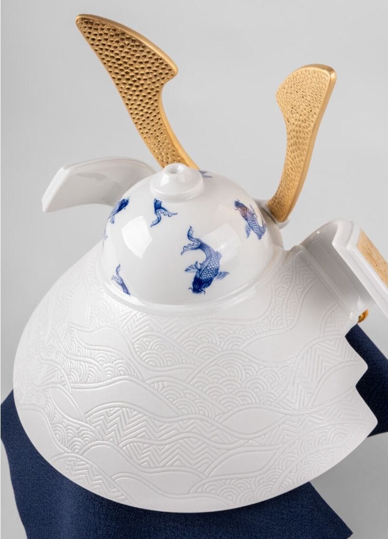 Lladro Escultura Casco Samurái - Carpa Koi. Azul. Serie Limitada