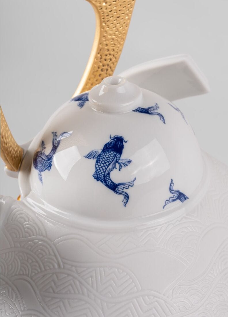 Lladro Escultura Casco Samurái - Carpa Koi. Azul. Serie Limitada