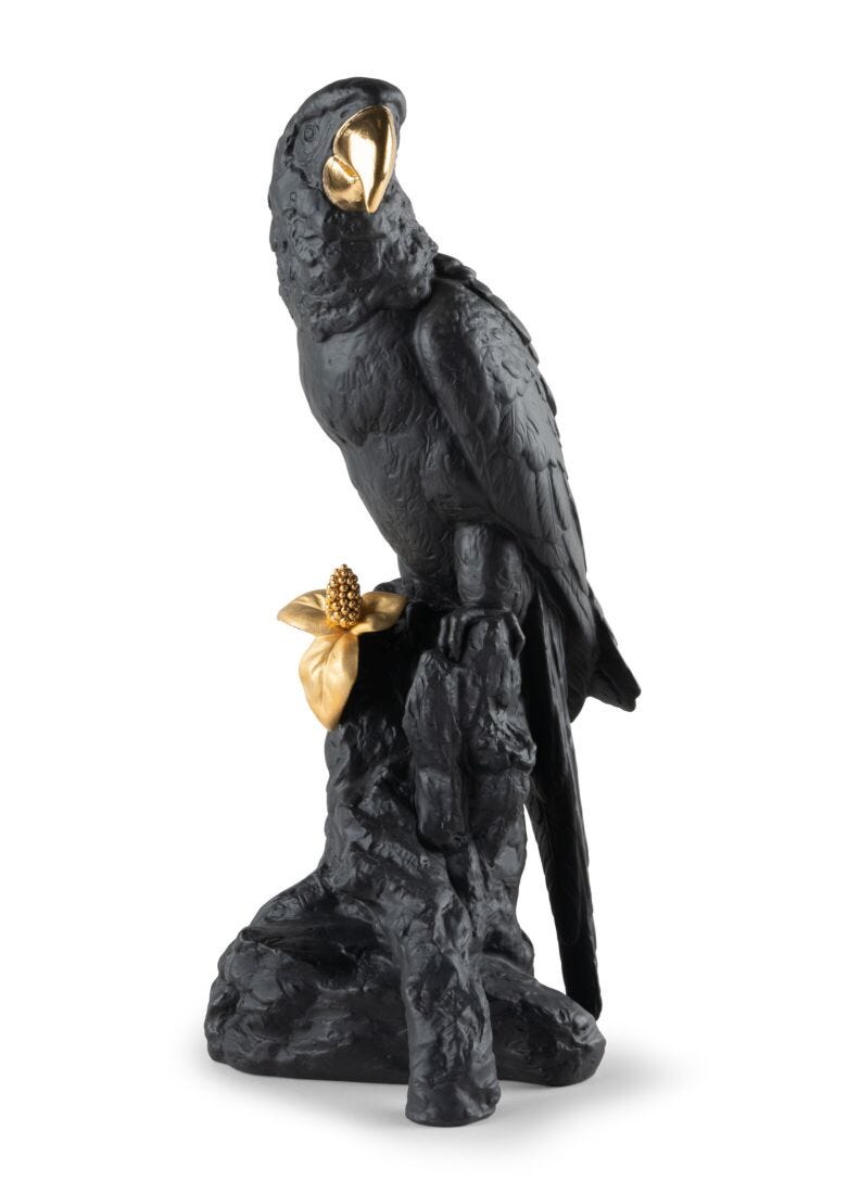 lladro Escultura Guacamayo. Negro y dorado. Serie Limitada