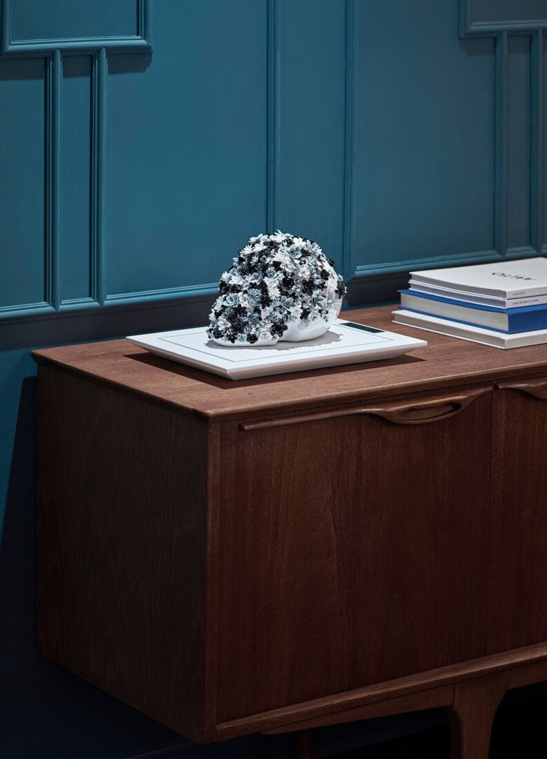 Lladro Escultura Life Is Flower. Blanco Y Negro. Serie Limitada